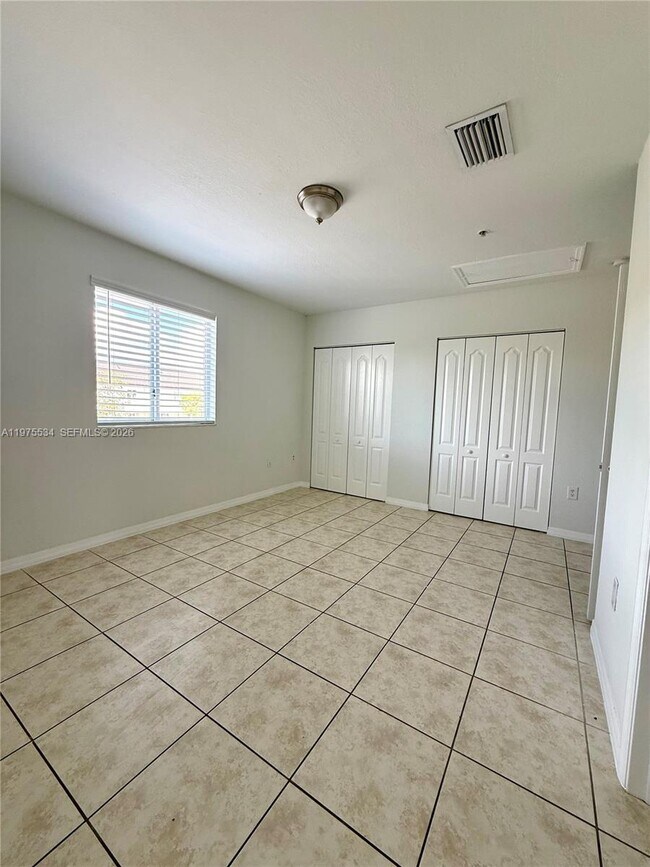 8851 NW 112th Ave in Doral, FL - Building Photo - Building Photo