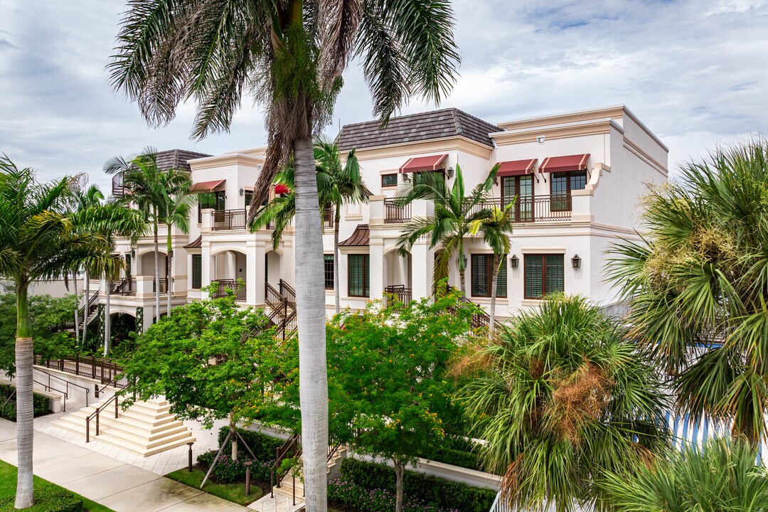 745 12th Ave in Naples, FL - Building Photo