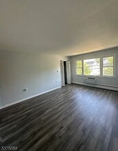 534 Lake Ave in Lyndhurst, NJ - Building Photo - Building Photo