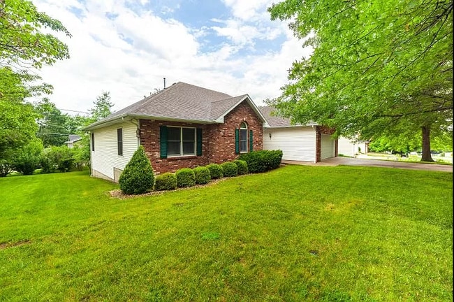 4405 Fall River Dr in Columbia, MO - Building Photo - Building Photo