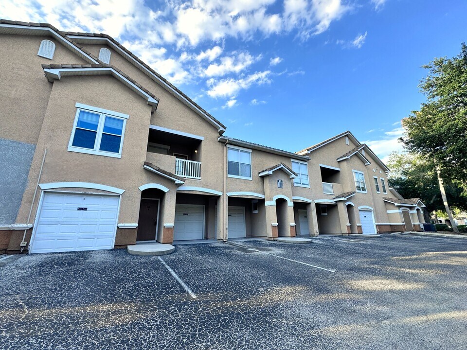 10412 Villa View Cir in Tampa, FL - Building Photo