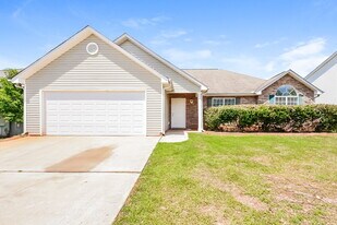 8025 Chapman Terrace in Mcdonough, GA - Building Photo