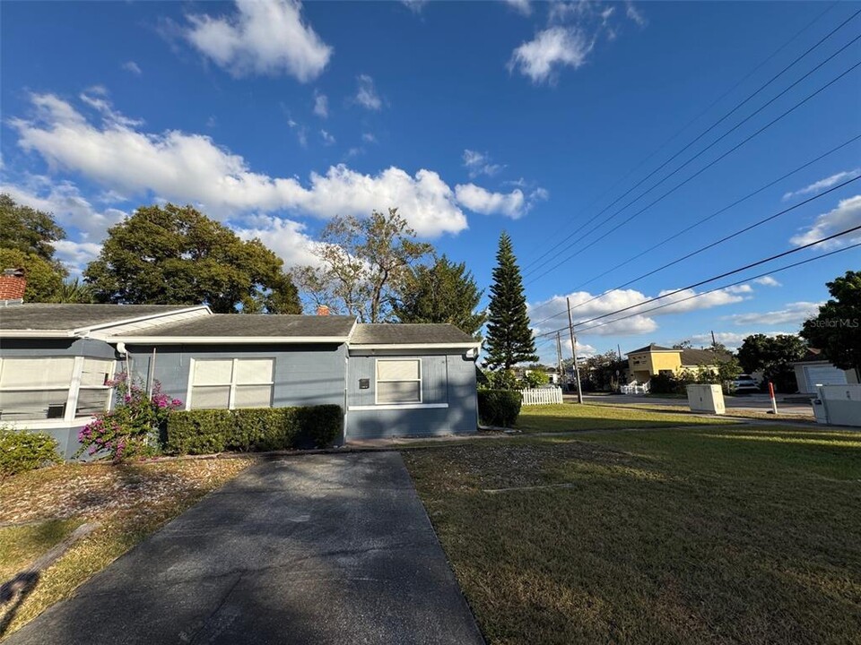 1101 E Marks St in Orlando, FL - Foto de edificio