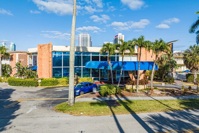 26 Diplomat Pky in Hallandale Beach, FL - Building Photo - Building Photo