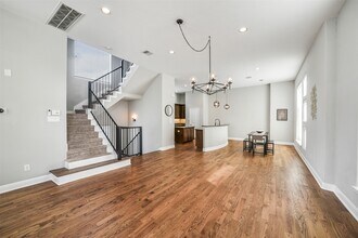 904 Roy St in Houston, TX - Foto de edificio - Building Photo