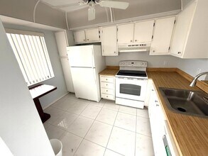 14307 Bedford Dr, Unit 3020 in Delray Beach, FL - Foto de edificio - Building Photo