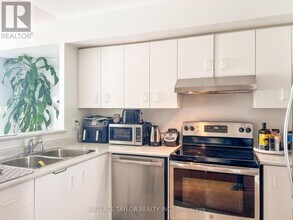 39-739 Parliament St in Toronto, ON - Building Photo - Building Photo