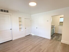2235 Ekin Ave in New Albany, IN - Building Photo
