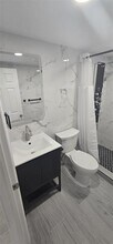 5310 SW 23rd Terrace in Fort Lauderdale, FL - Foto de edificio - Building Photo