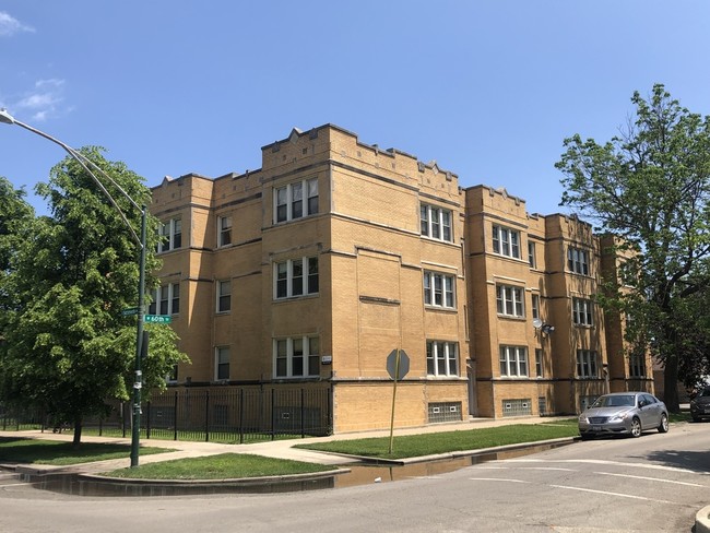 5959 S Sacramento Ave in Chicago, IL - Building Photo - Building Photo