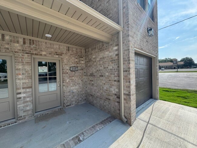 215 N Elm St in Jacksonville, AR - Building Photo - Building Photo