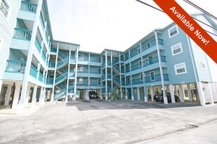 1404 Canal Dr in Carolina Beach, NC - Building Photo