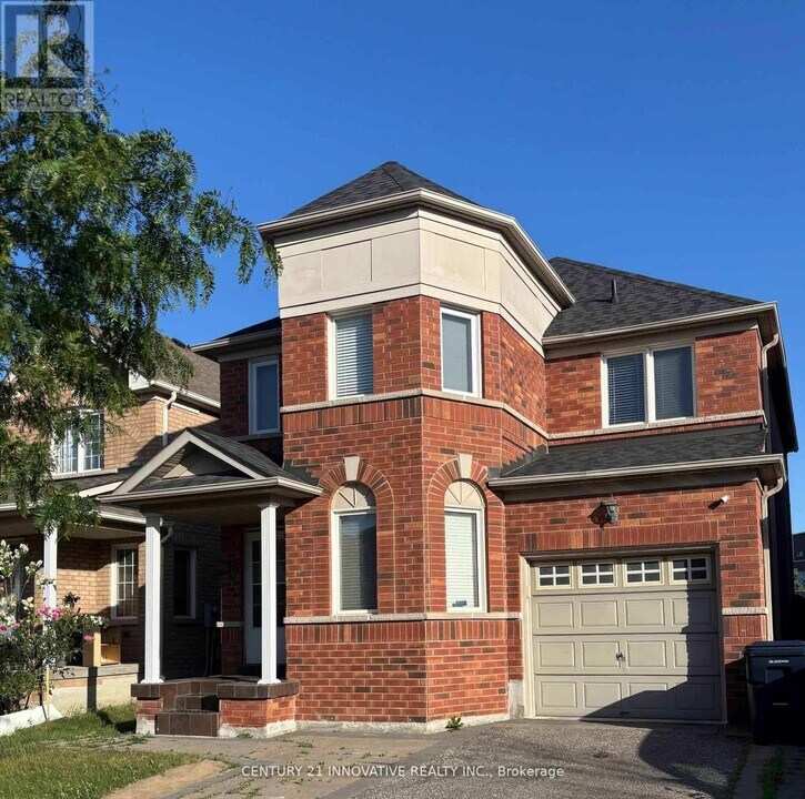 13 Grosbeak Crescent in Toronto, ON - Building Photo