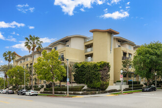 Crescent Walk in Playa Vista, CA - Building Photo - Building Photo