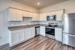 Beacon at Arbours Townhomes in Ruskin, FL - Building Photo