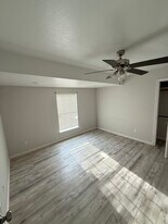1111 W Harlan Ave in San Antonio, TX - Building Photo
