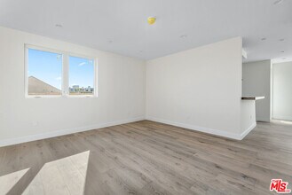 1429 S Bedford St in Los Angeles, CA - Building Photo - Building Photo