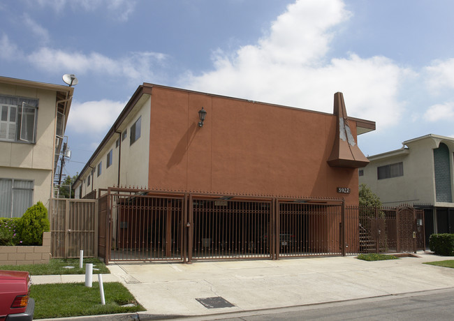 5927 Gregory Ave in Los Angeles, CA - Building Photo - Building Photo