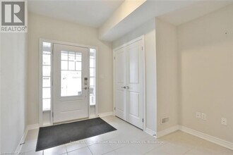 288 Glover Rd in Hamilton, ON - Building Photo - Building Photo