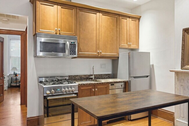 1609 Tremont St, Unit 1 in Boston, MA - Foto de edificio - Building Photo