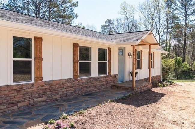 4882 Sugar Pike Rd in Canton, GA - Building Photo - Building Photo