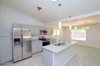 6431 E Sandra Terrace in Scottsdale, AZ - Building Photo - Building Photo