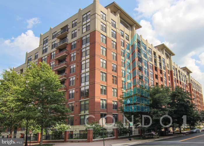 1021 N Garfield St in Arlington, VA - Building Photo