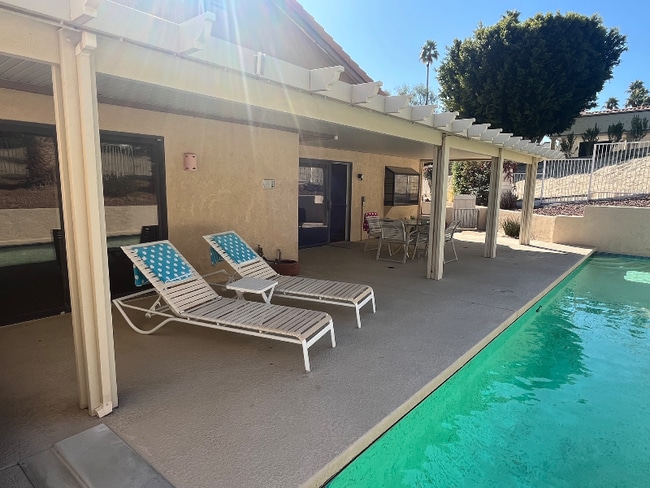 39199 Sweetwater Dr in Palm Desert, CA - Building Photo - Building Photo