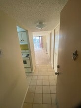 480 Executive Center Dr in West Palm Beach, FL - Building Photo - Building Photo