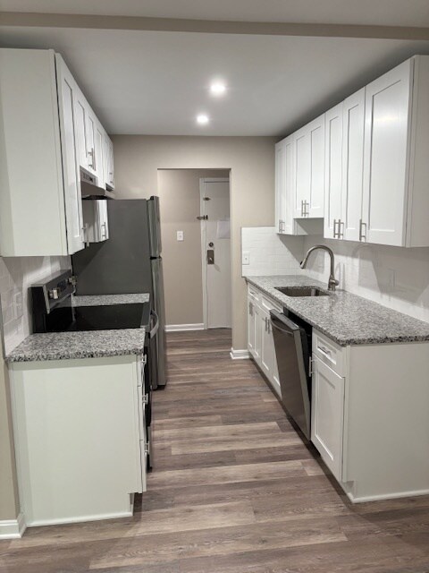 11611 Stoneview Sq, Unit 12C in Reston, VA - Building Photo