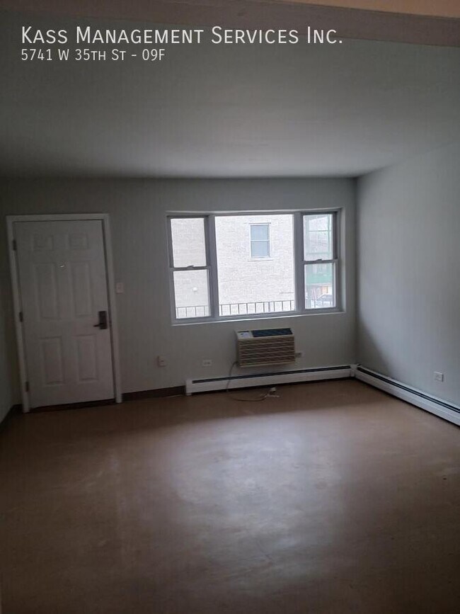 5741 W 35th St in Cicero, IL - Building Photo - Building Photo