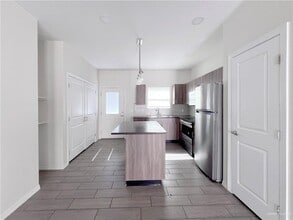 21 W Cortlandt St in Edinburg, TX - Building Photo - Building Photo