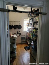 35 Cameron Ave, Unit 2 in Somerville, MA - Foto de edificio - Building Photo