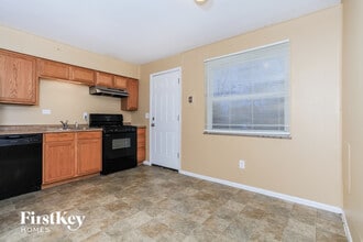 714 Ivyhill Dr in Cincinnati, OH - Foto de edificio - Building Photo