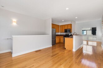 892 20th St in Oakland, CA - Building Photo - Building Photo