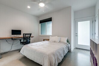 102 Tendick St in San Antonio, TX - Building Photo - Building Photo