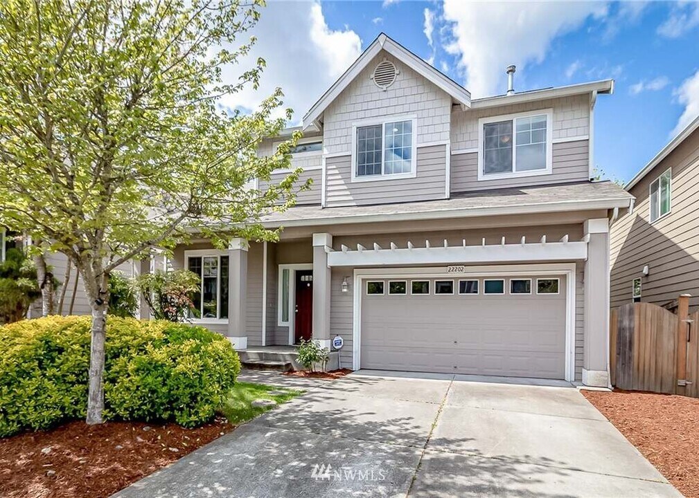22202 68th Pl West in Mountlake Terrace, WA - Building Photo