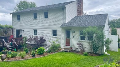 53 Holmes Dr in Manchester, NH - Foto de edificio - Building Photo