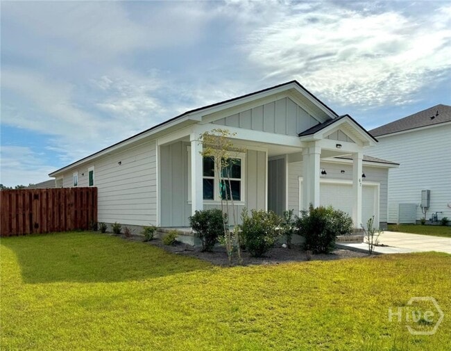 67 Shade Tree Dr in Richmond Hill, GA - Building Photo - Building Photo