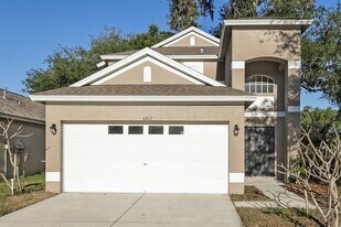 6917 Summer Harbor Ln in Riverview, FL - Building Photo