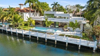 401 Royal Plaza Dr in Fort Lauderdale, FL - Building Photo