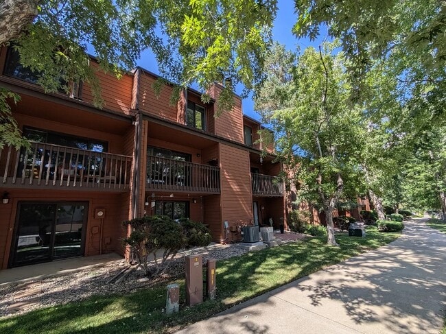 449 S Wright St in Lakewood, CO - Building Photo - Building Photo