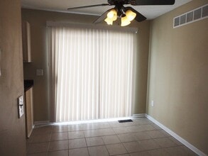 2058 River Birch Dr in Amelia, OH - Building Photo - Building Photo