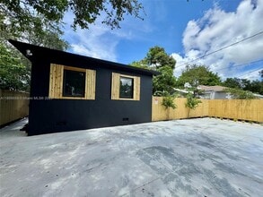3 NE 70th St in Miami, FL - Building Photo - Building Photo