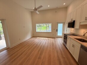 66 Harrison Hill Rd, Unit 66 in Swannanoa, NC - Foto de edificio - Building Photo