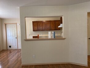 156 S Grape Ave in New Braunfels, TX - Building Photo - Building Photo