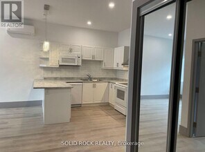 48 King St E in Brockville, ON - Foto de edificio - Building Photo