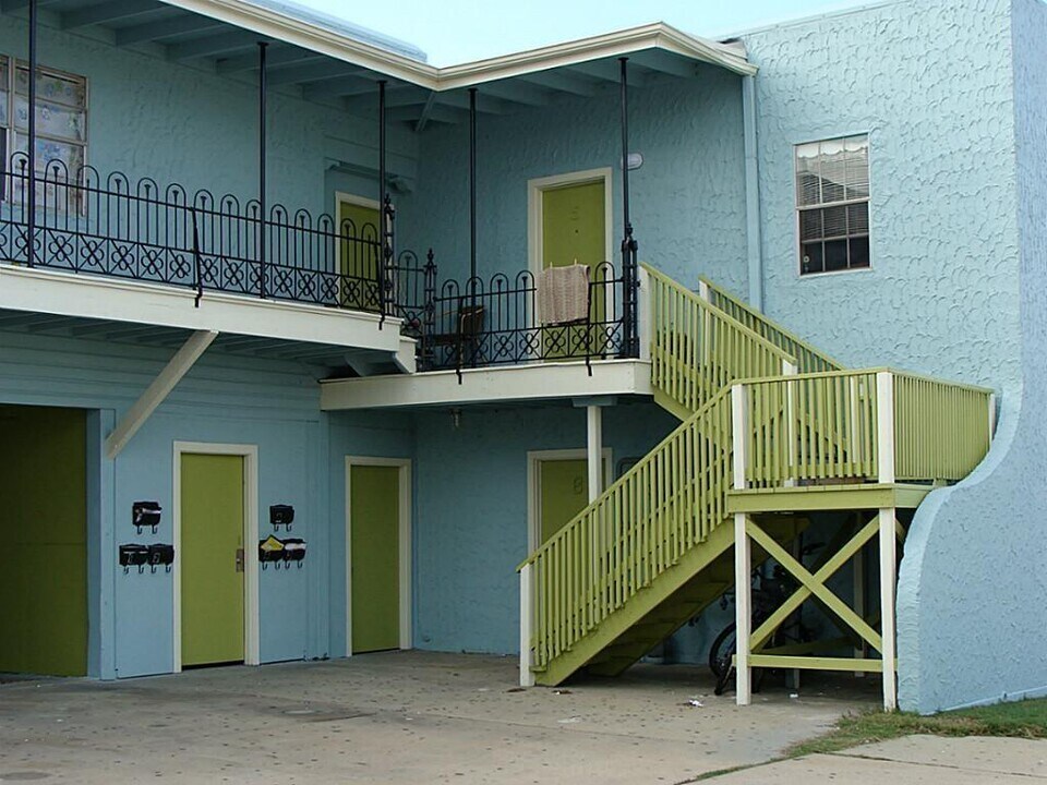 802 Avenue K-Unit -6 in Galveston, TX - Building Photo