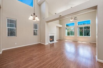 828 Toulouse Ln in Clovis, CA - Building Photo - Building Photo