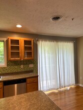 12 Magnolia Dr in Dover, NH - Building Photo - Building Photo